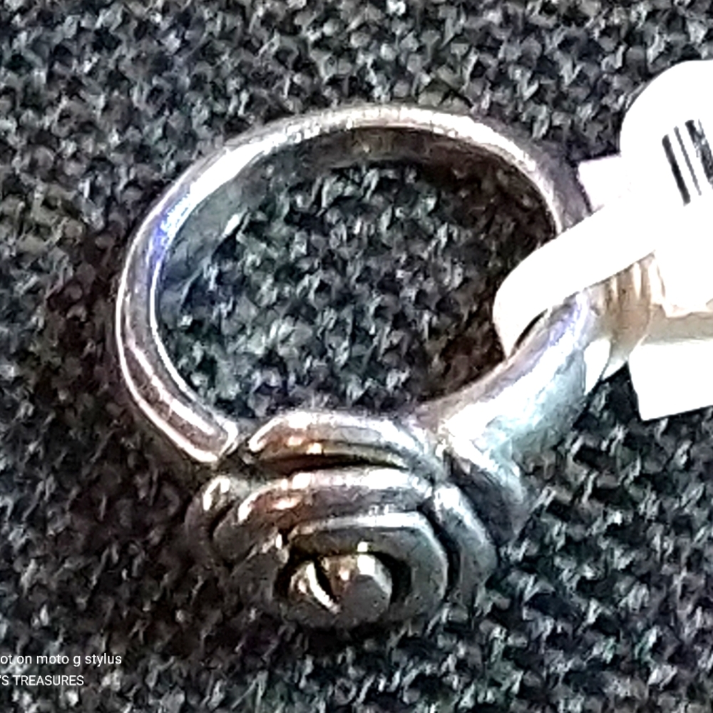 ✔️*SOLID* STERLING. ROSE MOTIF, SIZE 5, RING. - Picture 2 of 4